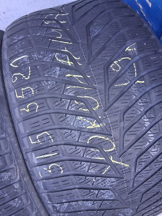 315 35 21 YOKOHAMA 2бр зимни