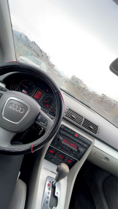 Vând Audi A4b7 - automat