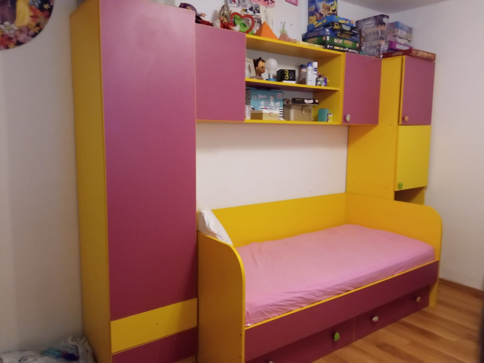 mobila-dormitor pentru fete