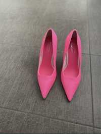 Pantofi roz din piele