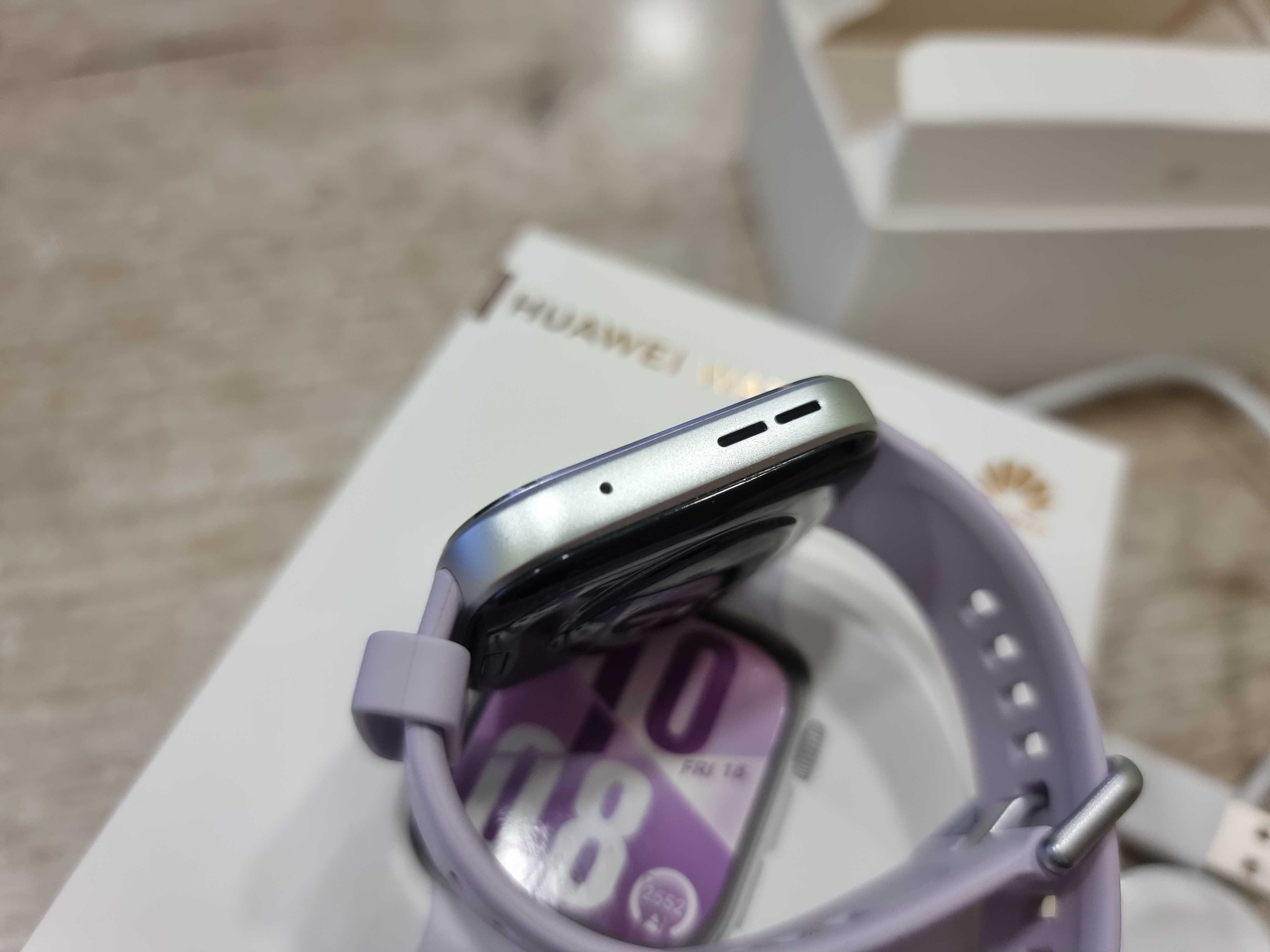Смарт часовник Huawei Watch Fit 4