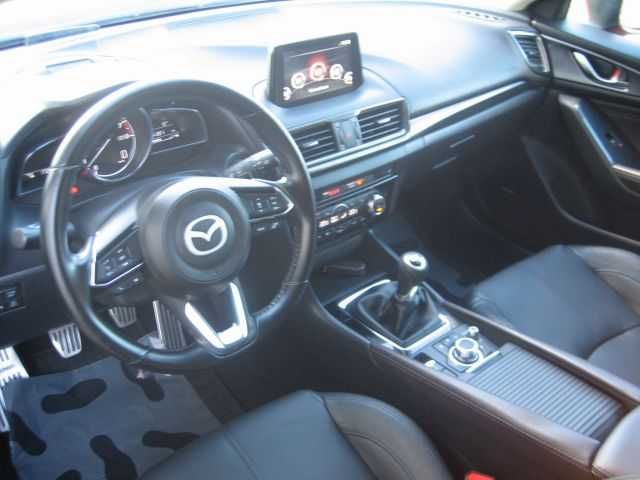 Mazda 3 SKYACTIV-G165 + GPL 2017 Revolution Top,Led,Navi,Bose,Piele.