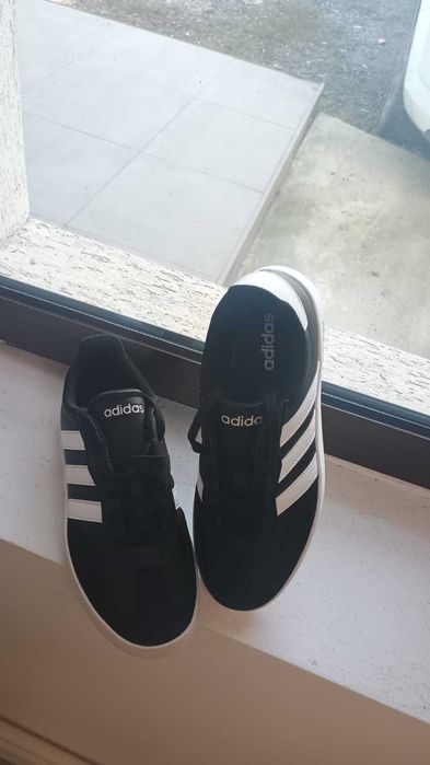 Adidasi ADIDAS Nr 42