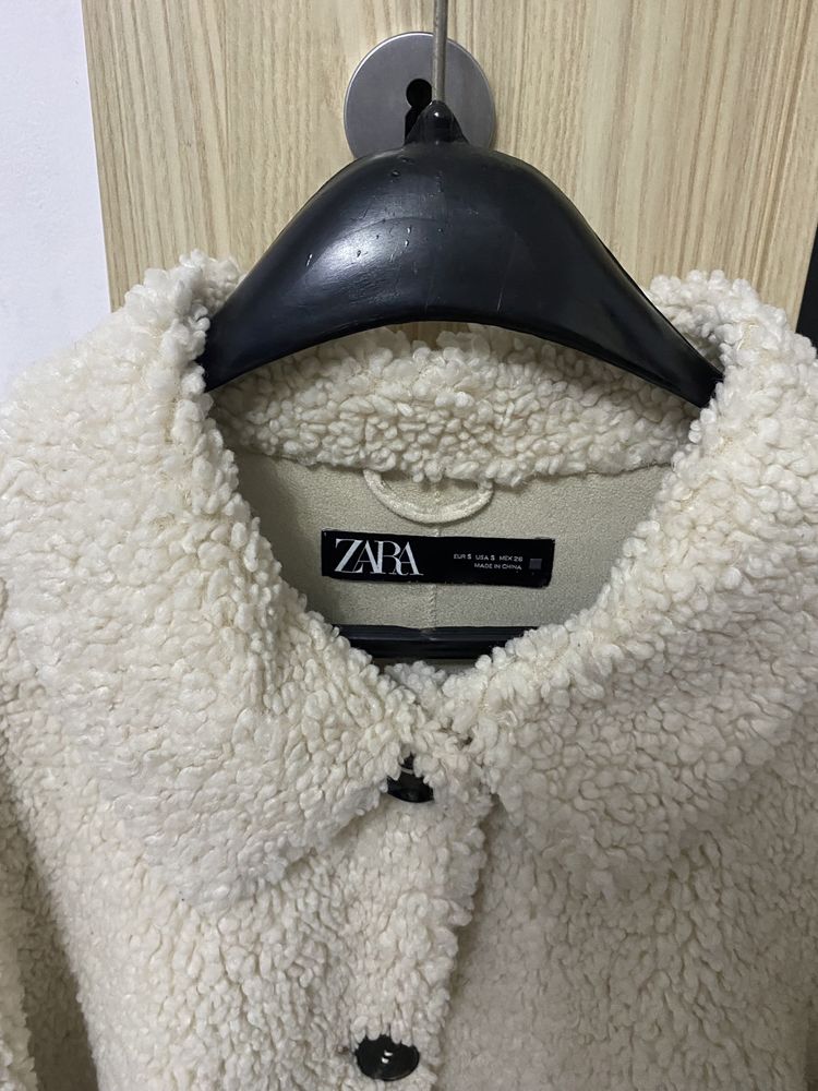 Vand blanita Scurta marca Zara