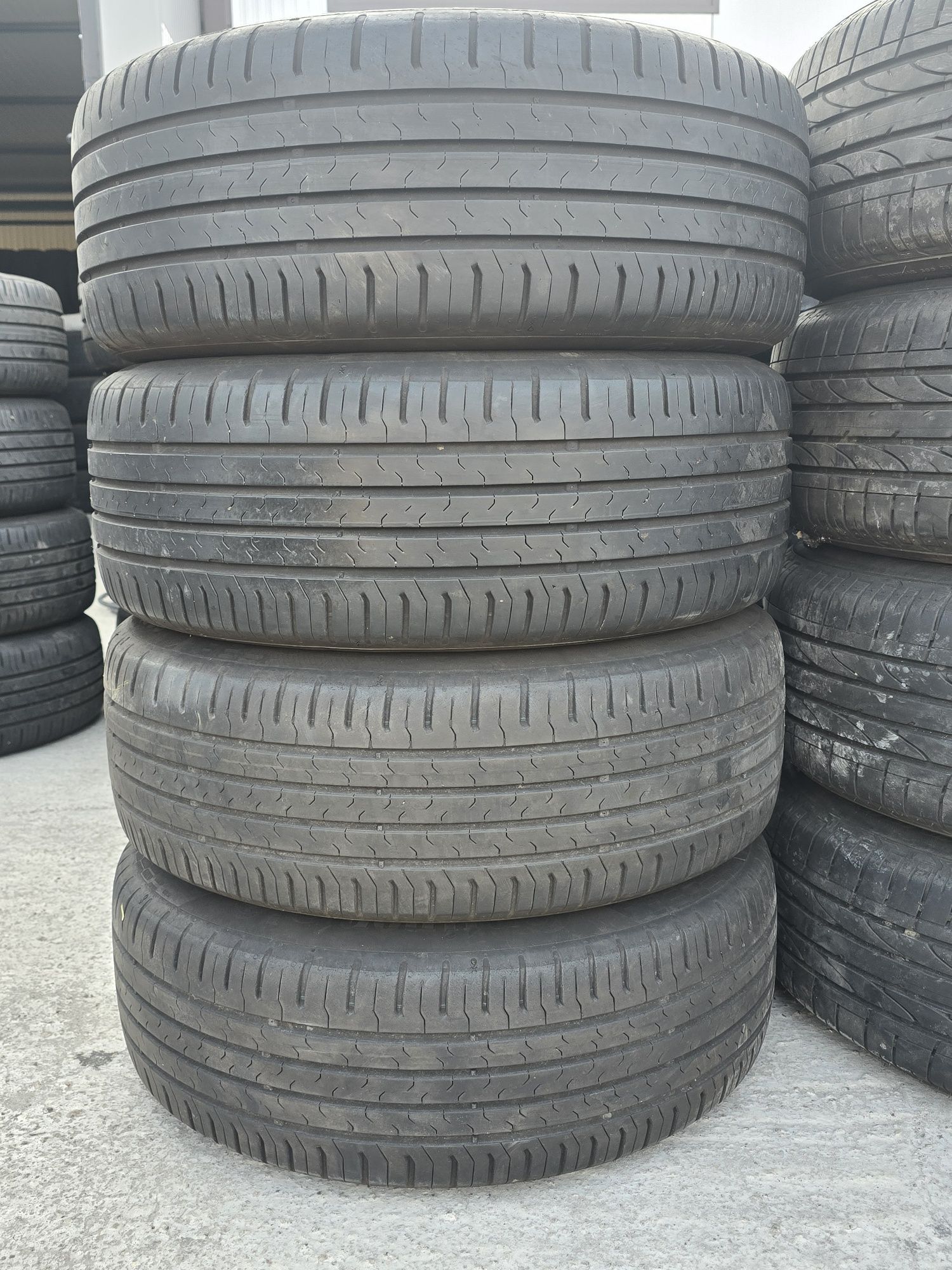 4 Броя 205/55/16 Continental 2x6mm 2x5,5mm