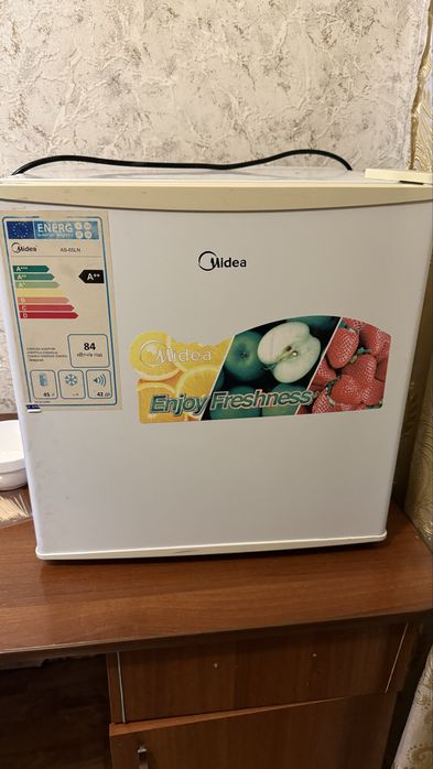 Продам барный холодильник