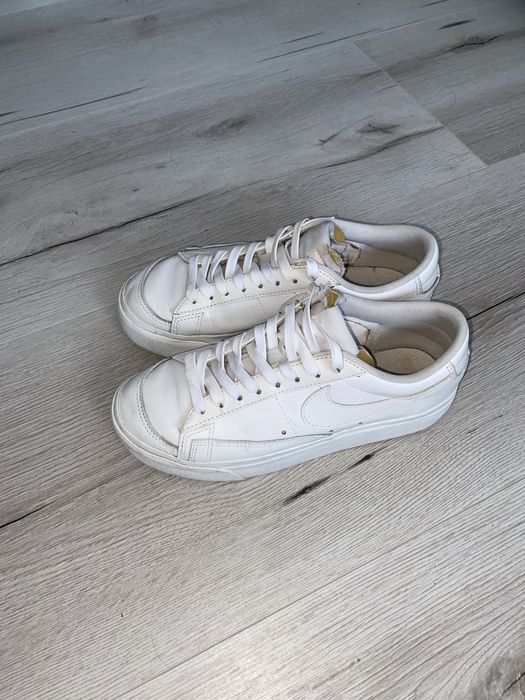 nike blazer low