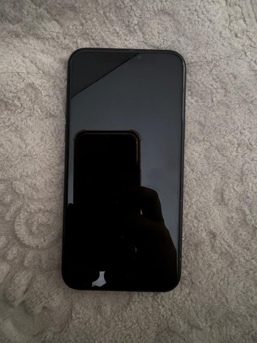 Айфон 11 про  состояние отличное звонить в лбое время