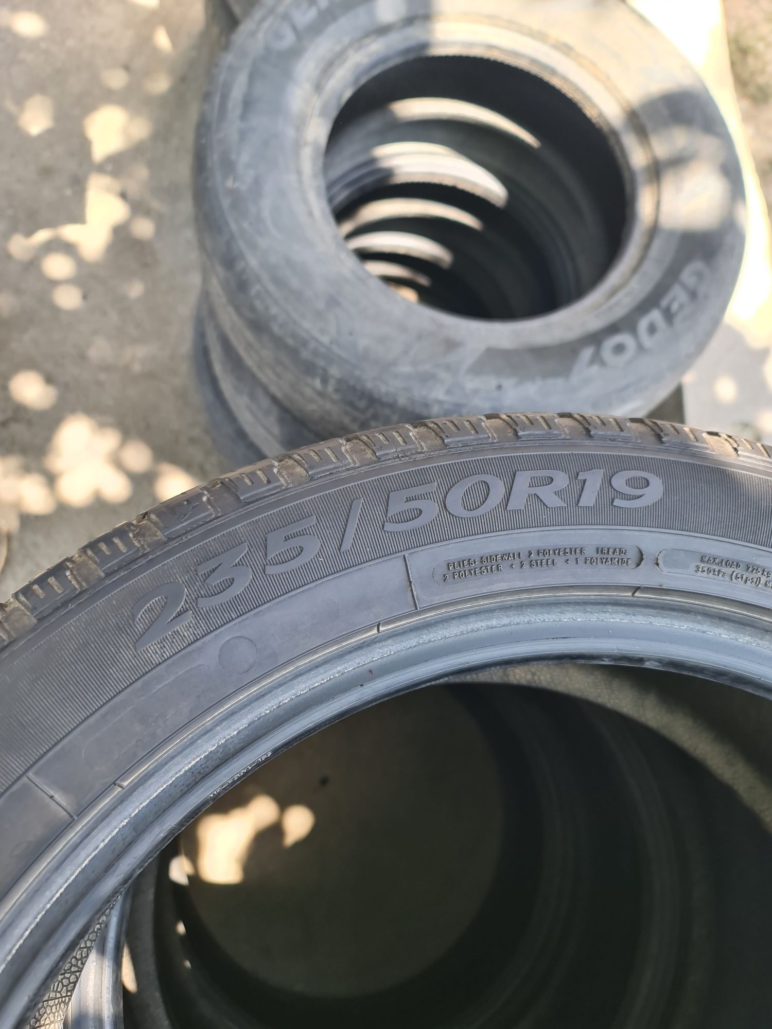 GOOD YEAR 235/50R19