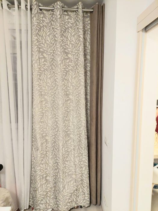 Draperii elegante set 2 bucati, nuante bej inchis si deschis pe inele
