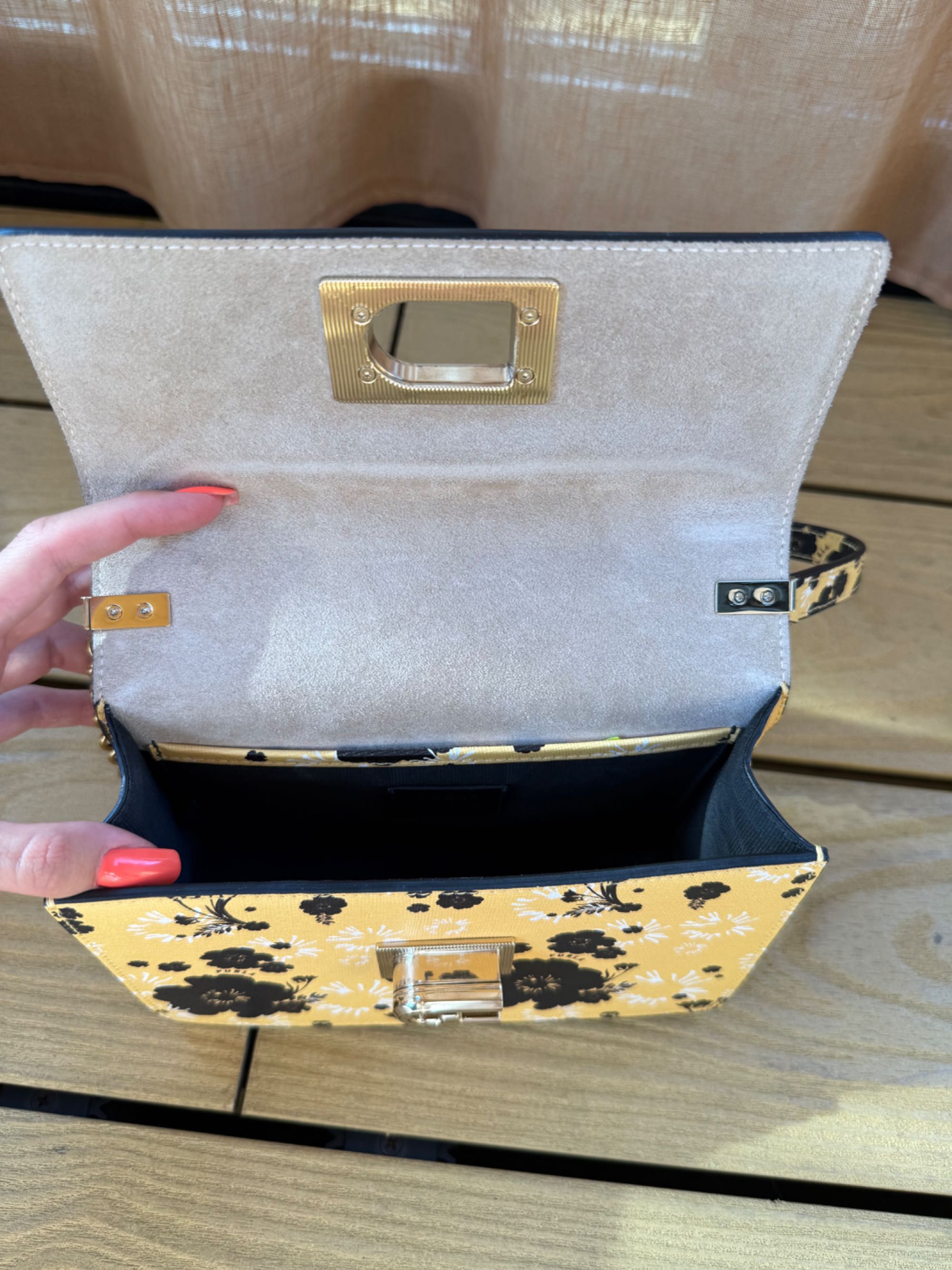 Дамска чанта Furla