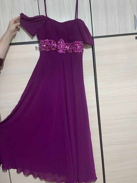 Дълга официална лилава рокля