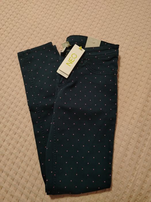 Дънки Adidas. Размврът е на снимката при интерес лс.