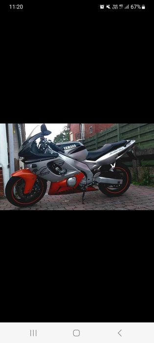 Motocicleta  Yamaha 74 kw.