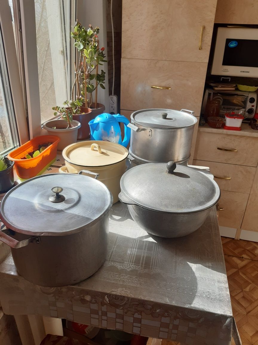 Продаётся: Мантоварка,кастрюля