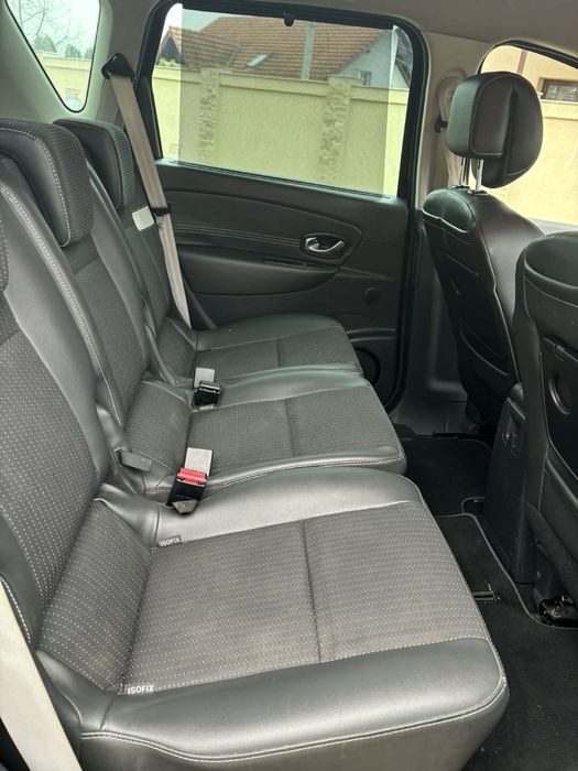 Renault scenic modelu bose