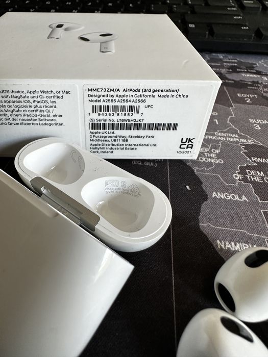 Apple Airpods 3 пълен комплект
