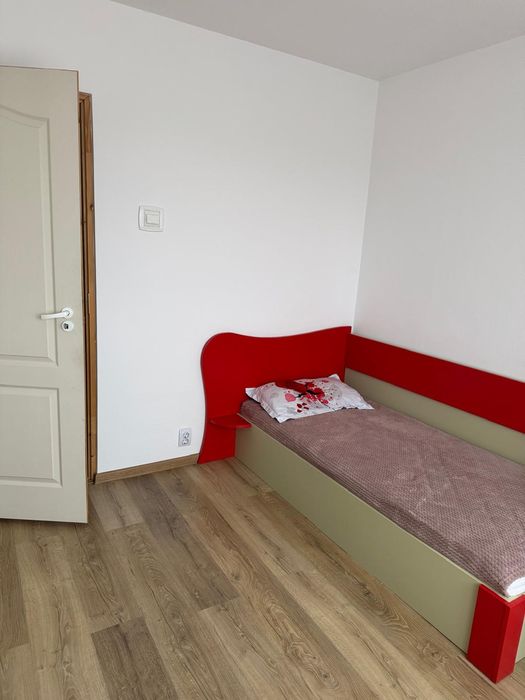 Închiriez apartament