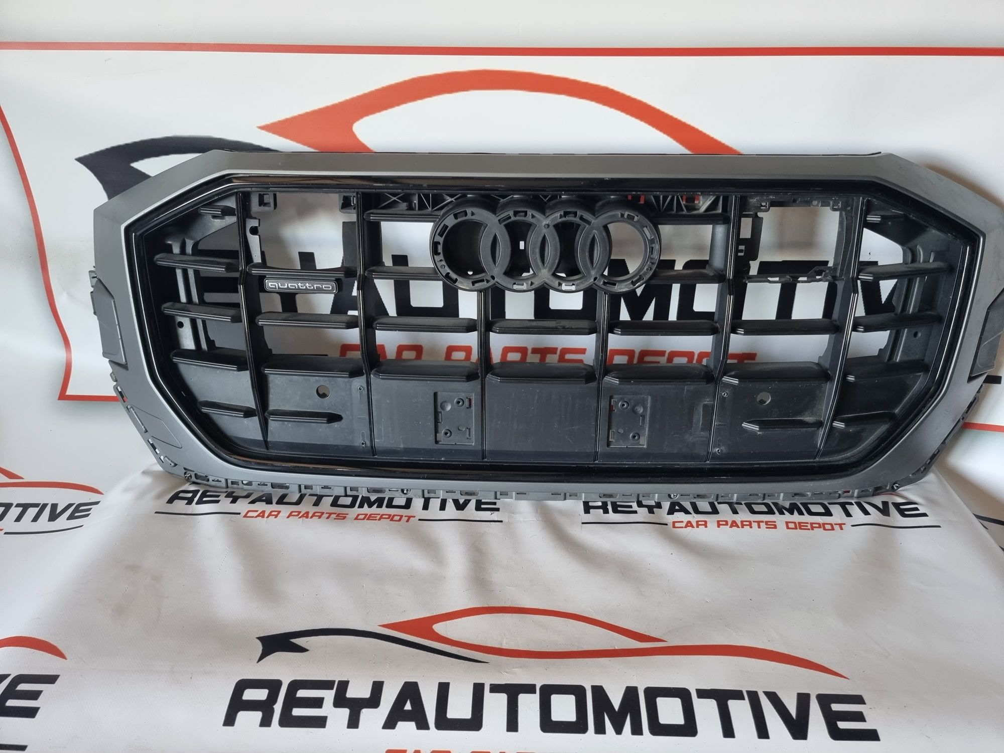 Grila radiator Audi Q8 SQ8 dupa 2018 cod 4M8853651AF