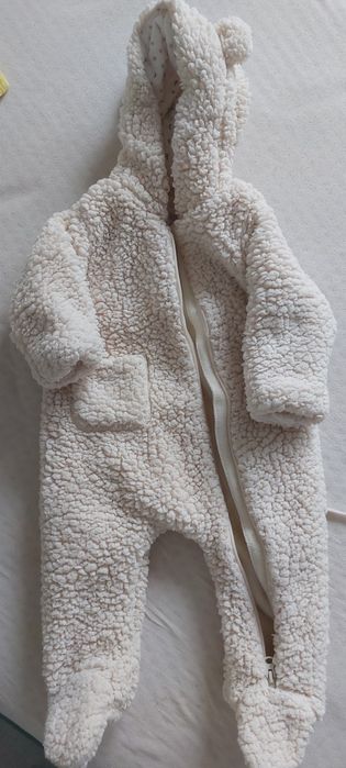 Costum plus bebe marimea 68 Zara