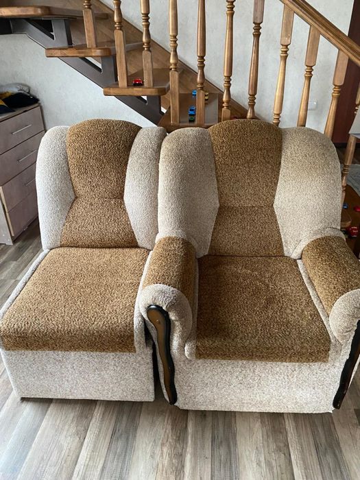 Продается диван в хорошем состояний