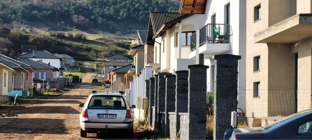 Casa la rosu Alba Micesti