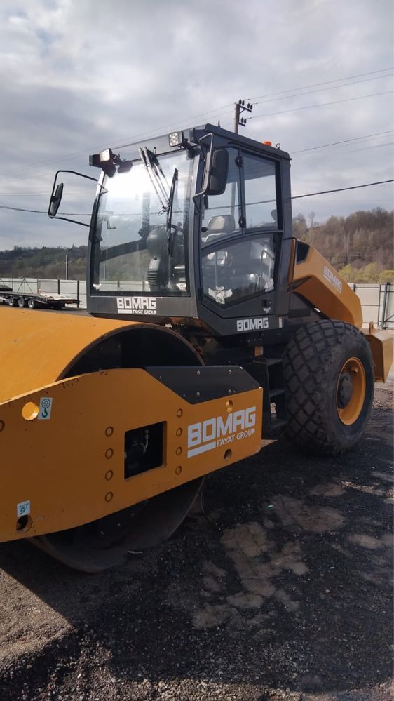 Inchiriez cilindru compactor transport utilaje si transport agregate