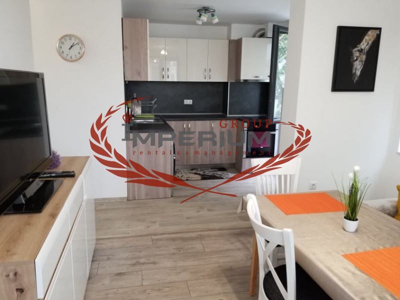Дава се под наем Тристаен апартамент в Варна, Общината - 70 кв.м за 663 € - Снимка #2