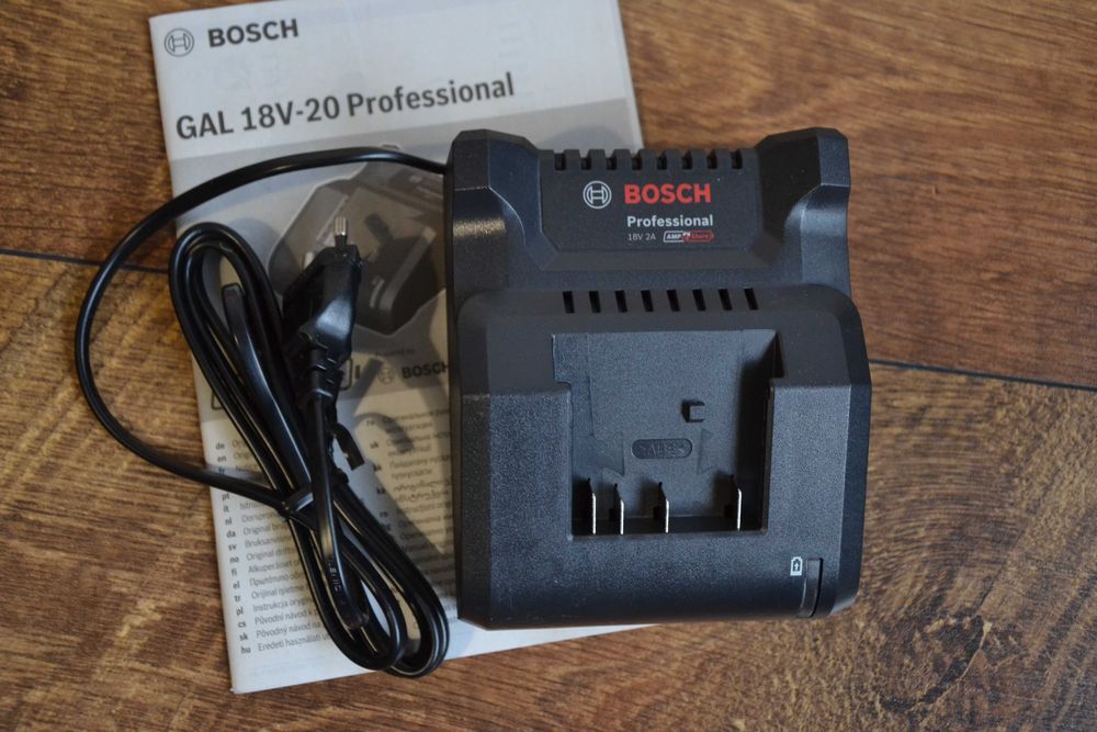 Ново зарядно Bosch 18V, 2A