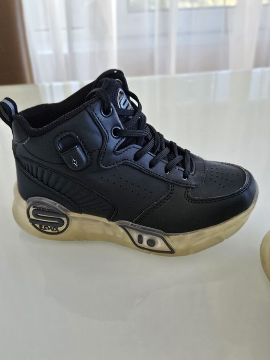 Светещи Skechers кецове боти 29 номер