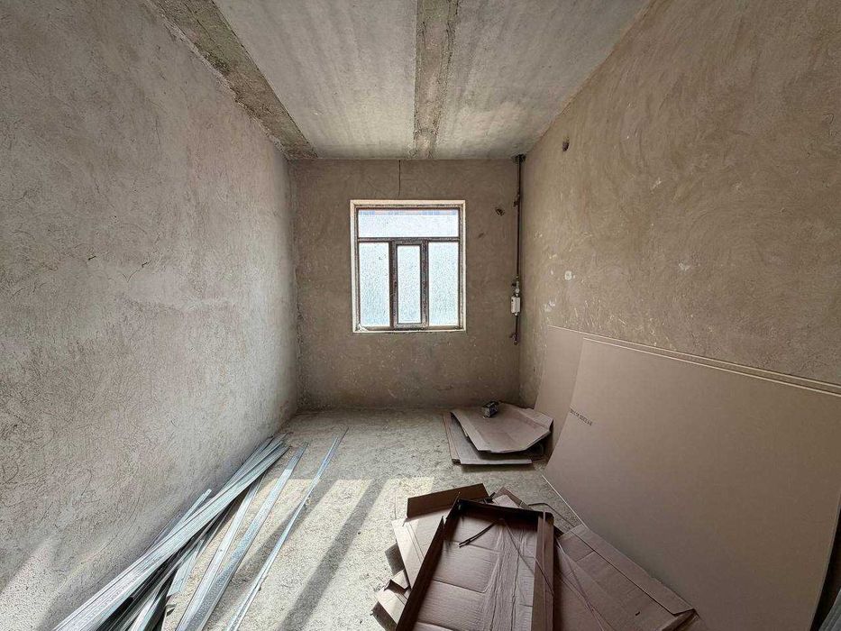 Продаётся 2х комн квартира на 1 этаже Ор-р ХБК