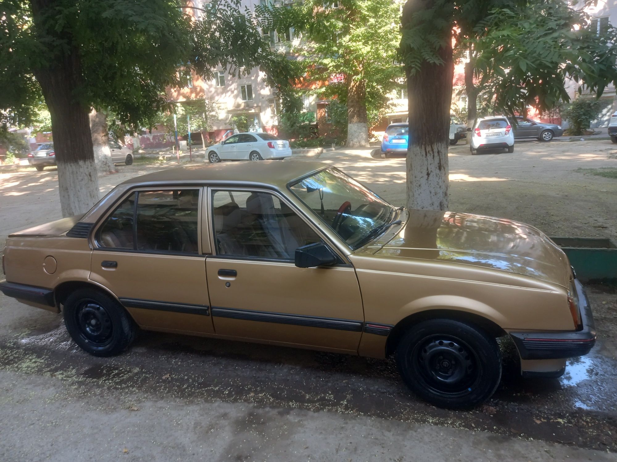 Опель Аскона 1983 год