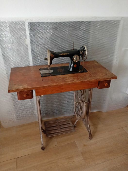 Крачна шевна машина