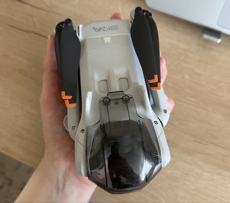 Продам дрон Dji mini 3