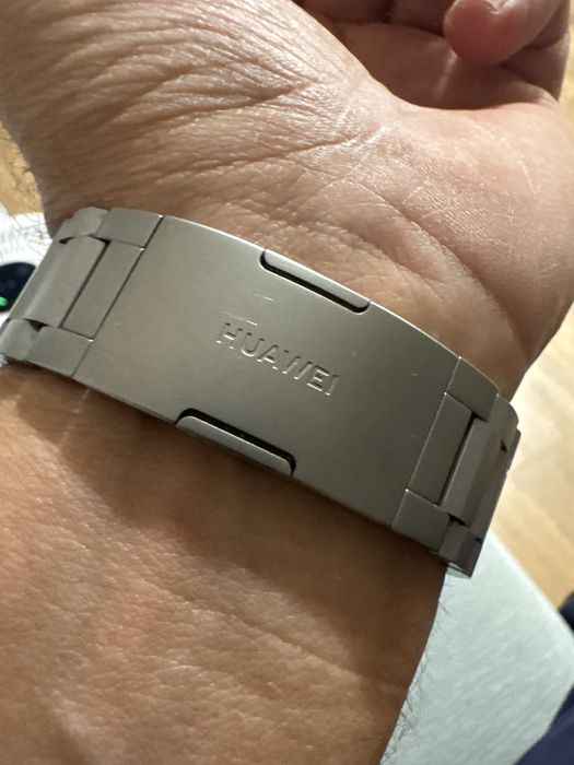 Оригинална титаниева верижка от Huawei watch gt3 pro.