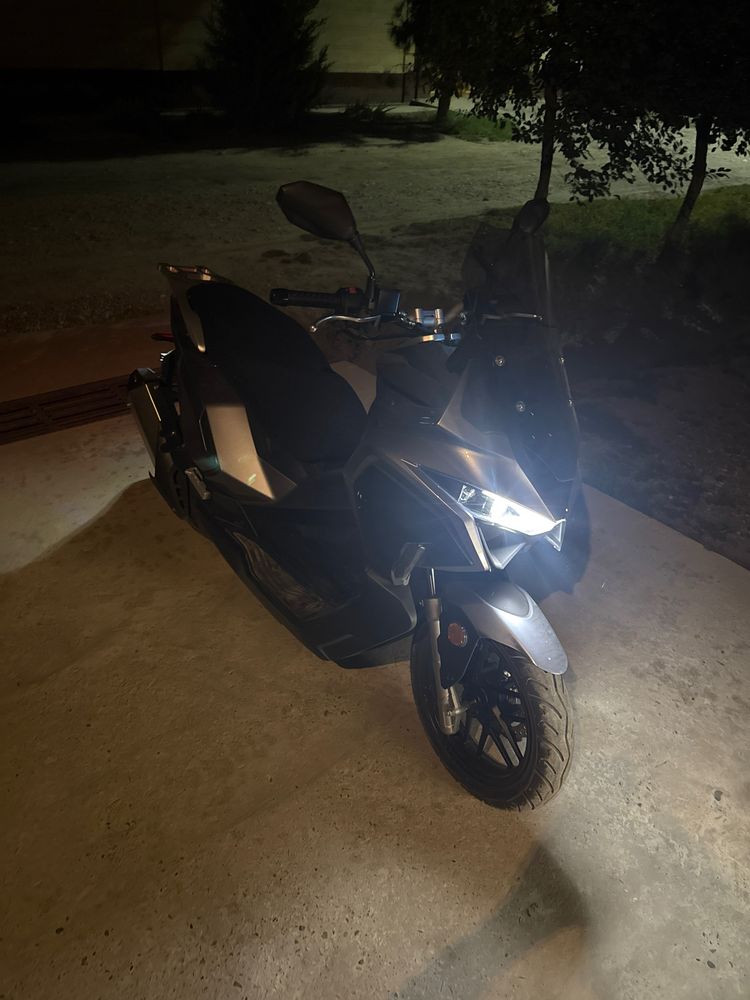 Продается скутер Yamaha N Max