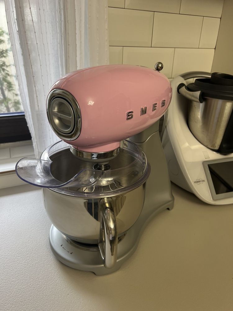 Robot Smeg Pink in garantie pana in 02.25