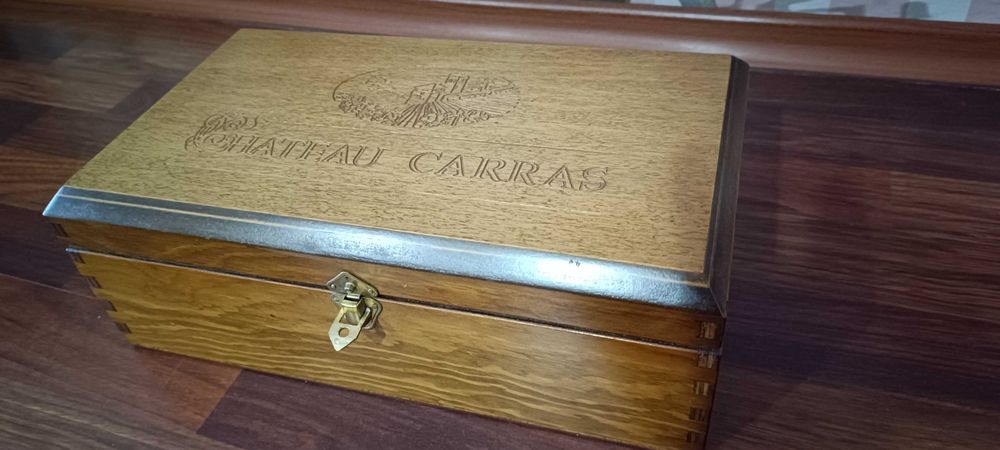 Дървена кутия за вино