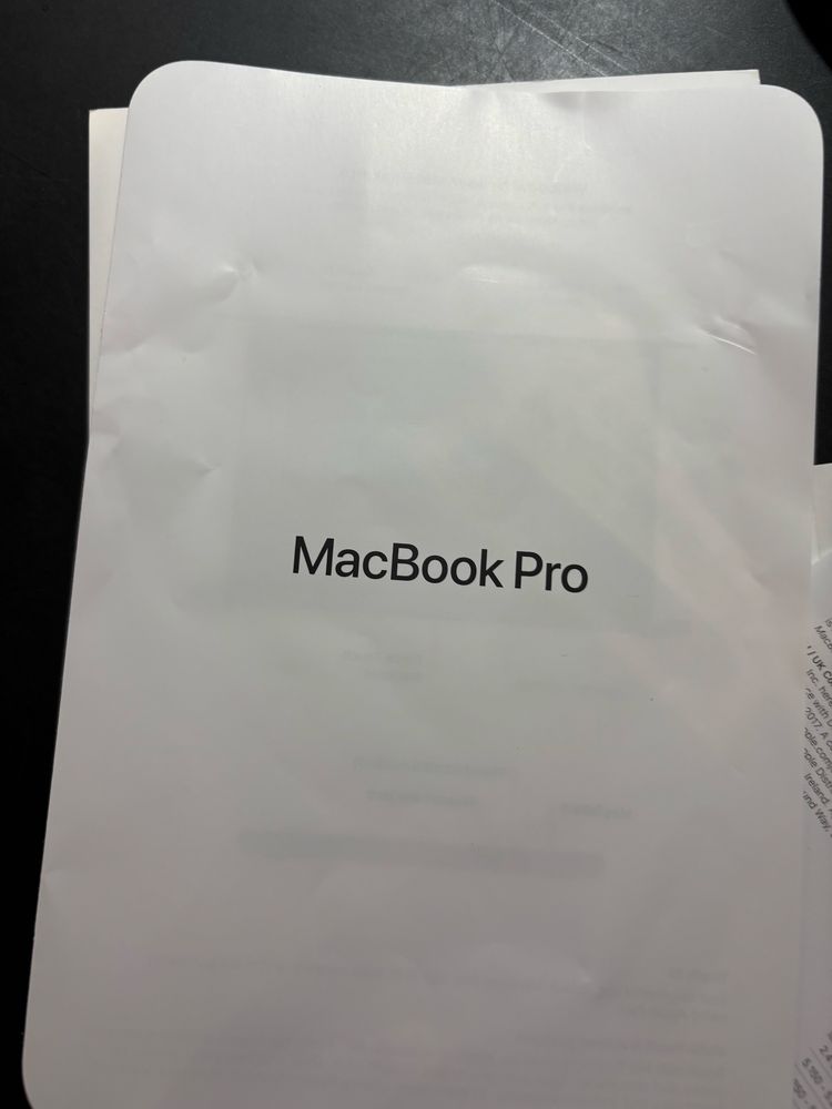 Apple MacBook Pro 16 2024