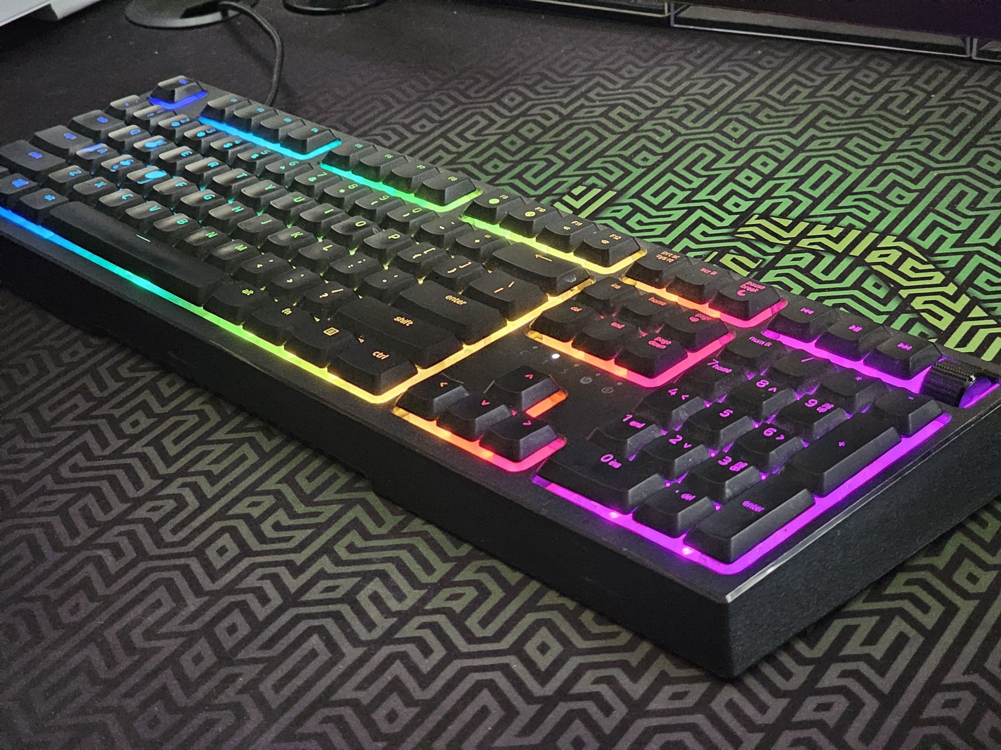 Razer Ornata V2 клавиатура