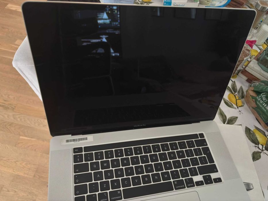 Laptop Apple Macbook Pro A2141 - 16" - TouchBar - i9 - 16gb - 1tb