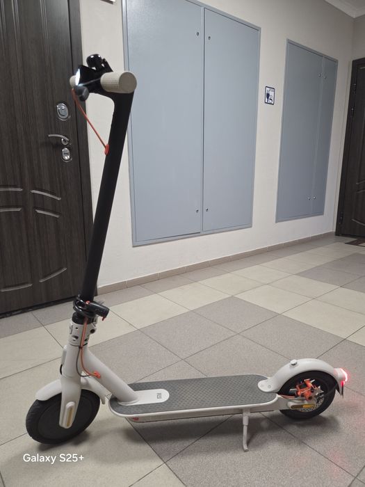 Электросамокат Xiaomi Electric Scooter 3