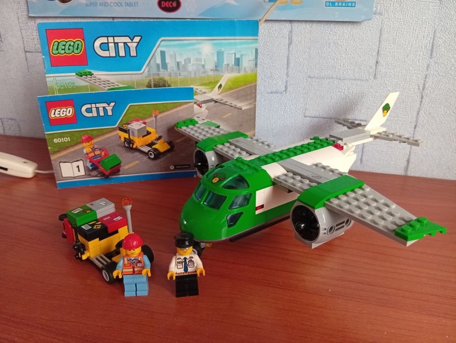 Lego city самолёт 60101