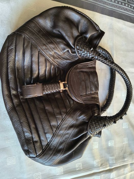 Фенди

Кафява кожена чанта Fendi Spy