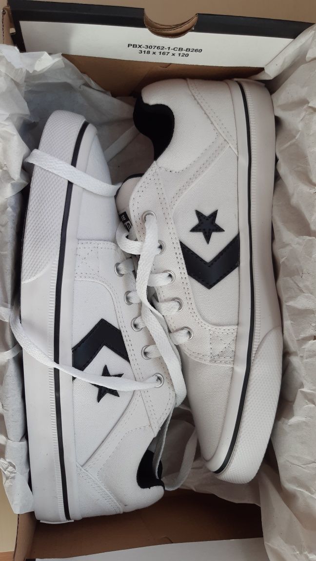 Нови унисекс кецове Converse, номер 40.5