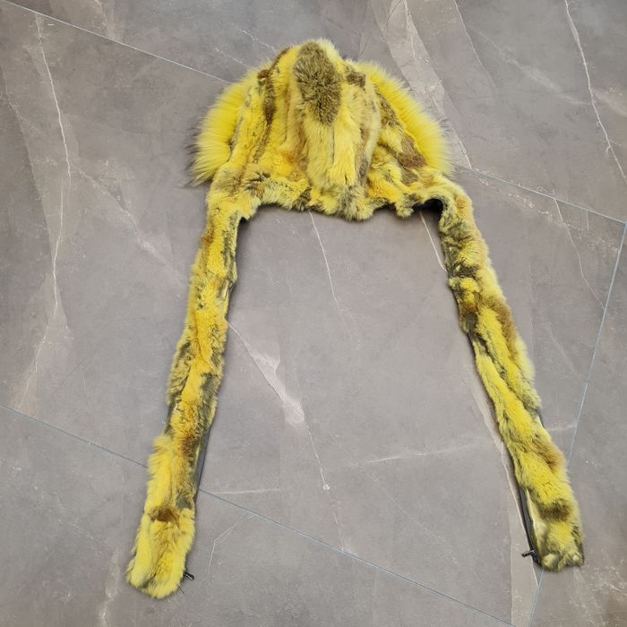 Уникална екстравагантна  качулка от естествена кожа/ косъм в жълт цвят