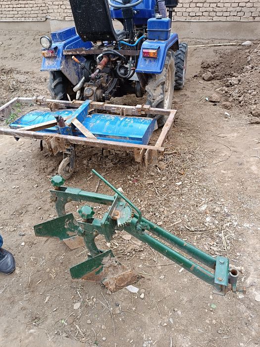 Mini traktor sotiladi