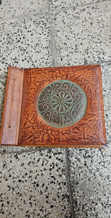 Голям кожен ретро албум