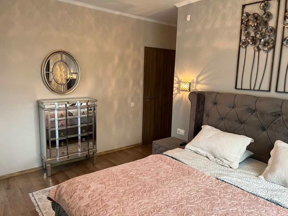 *Inchiriez apartament 3 camere Ared Prima shops