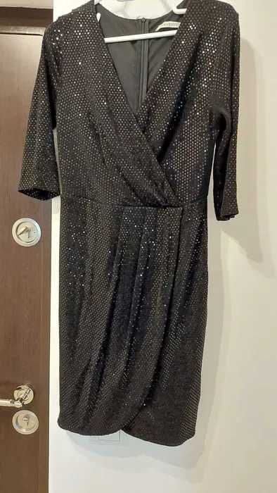 Vand rochie eleganta, neagra, marimea 40